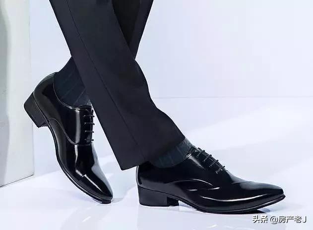 皮鞋脏了用鞋油怎么清洗,牛津皮鞋脏了怎么打理