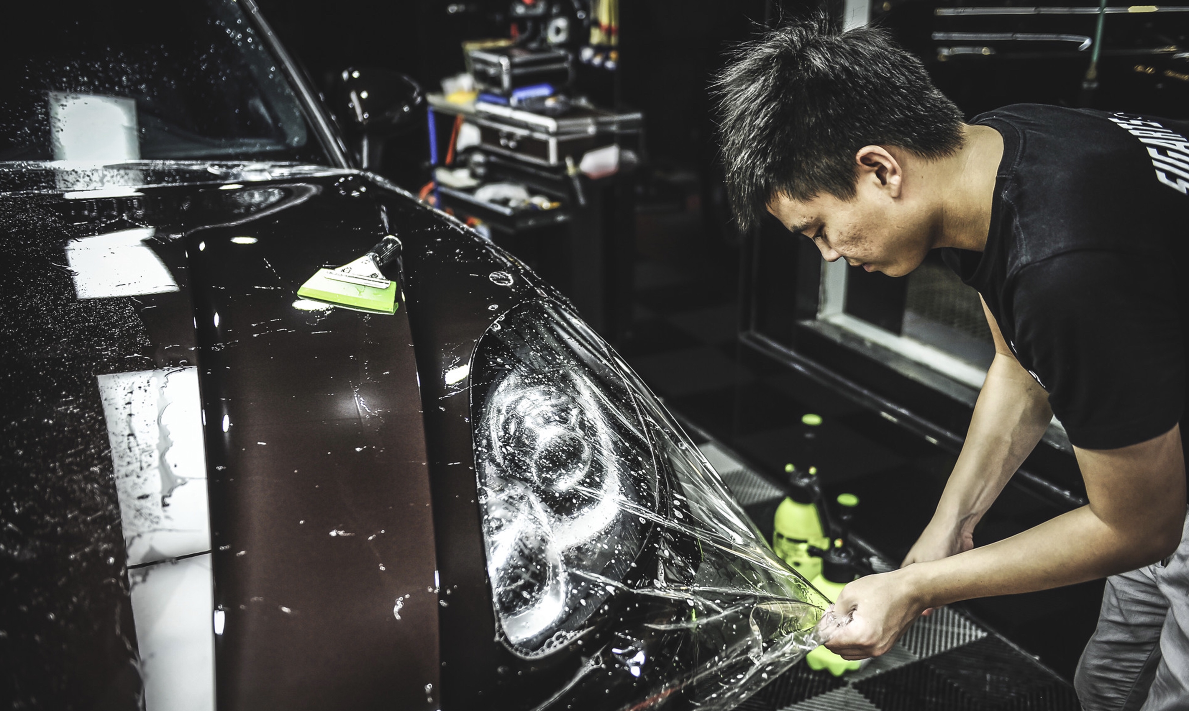 开门磕碰掉漆修补,车门被别人开门碰掉漆怎么索赔