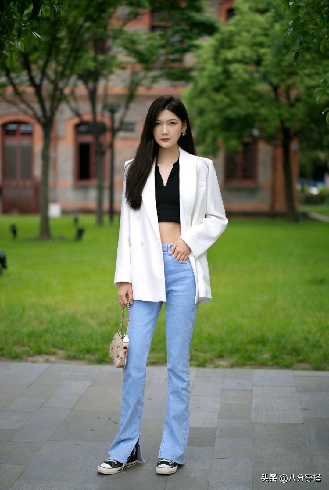 男士小脚牛仔裤搭配什么鞋子好看,50岁男士牛仔裤配什么鞋子最好看