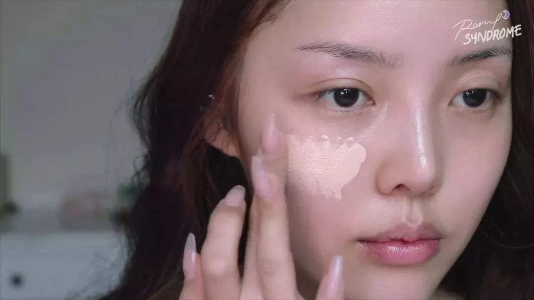 粉底越厚越不容易卡粉怎么补救,粉底是越贵越好还是便宜的好