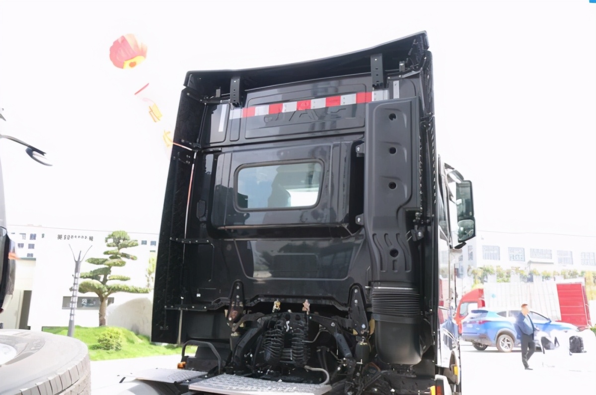 安能快速发展集中采购定制的重卡有什么特别之处？