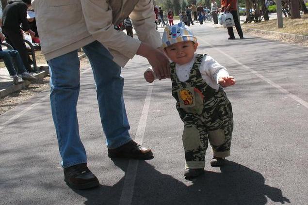 孩子走路的关注事项,小孩走路必经八个阶段