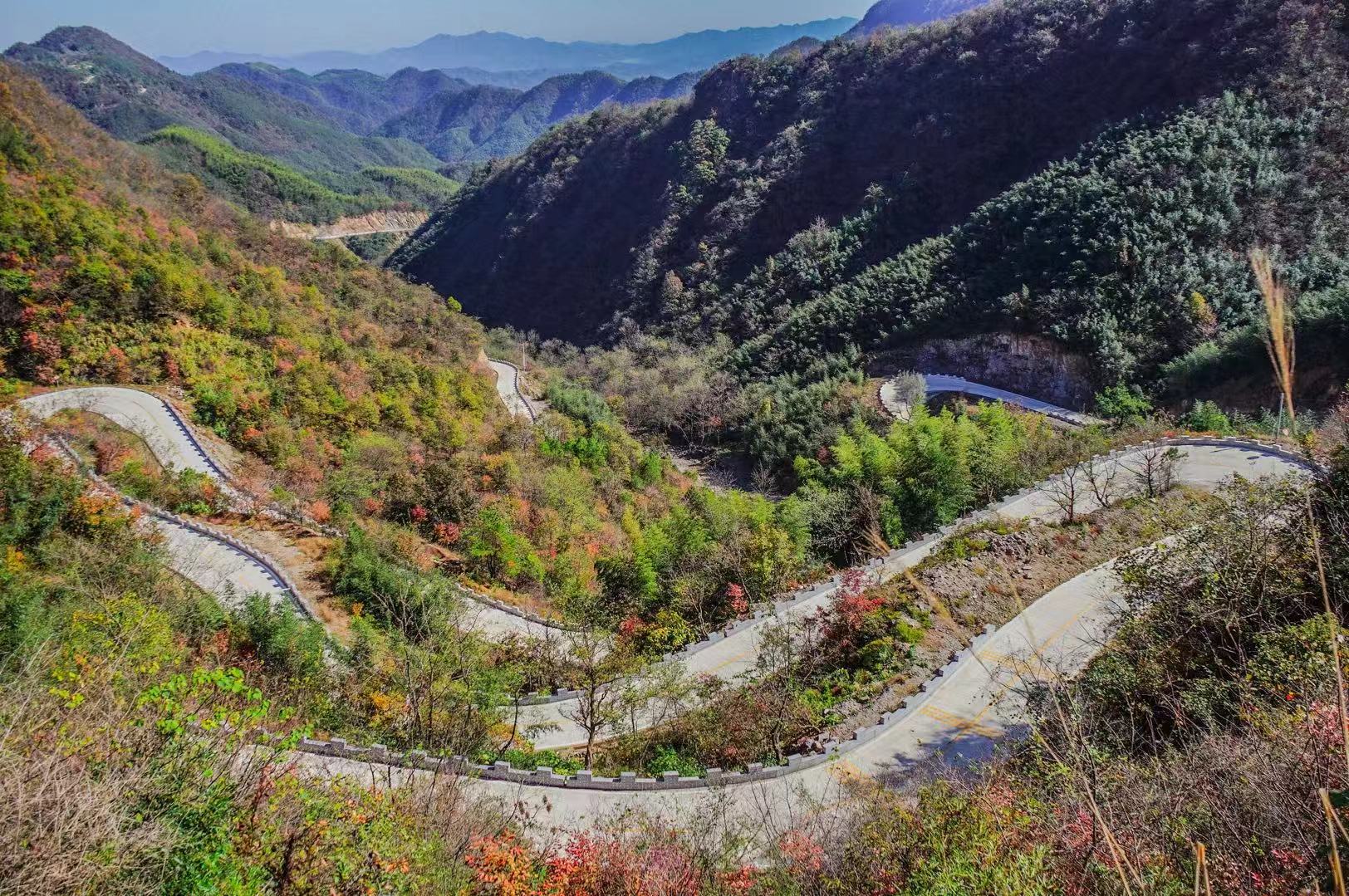 大别山天路值得去吗,自驾一条神奇的天路