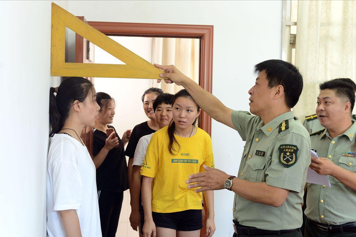 大学毕业生当兵怎样,应届毕业生当兵需要关注什么