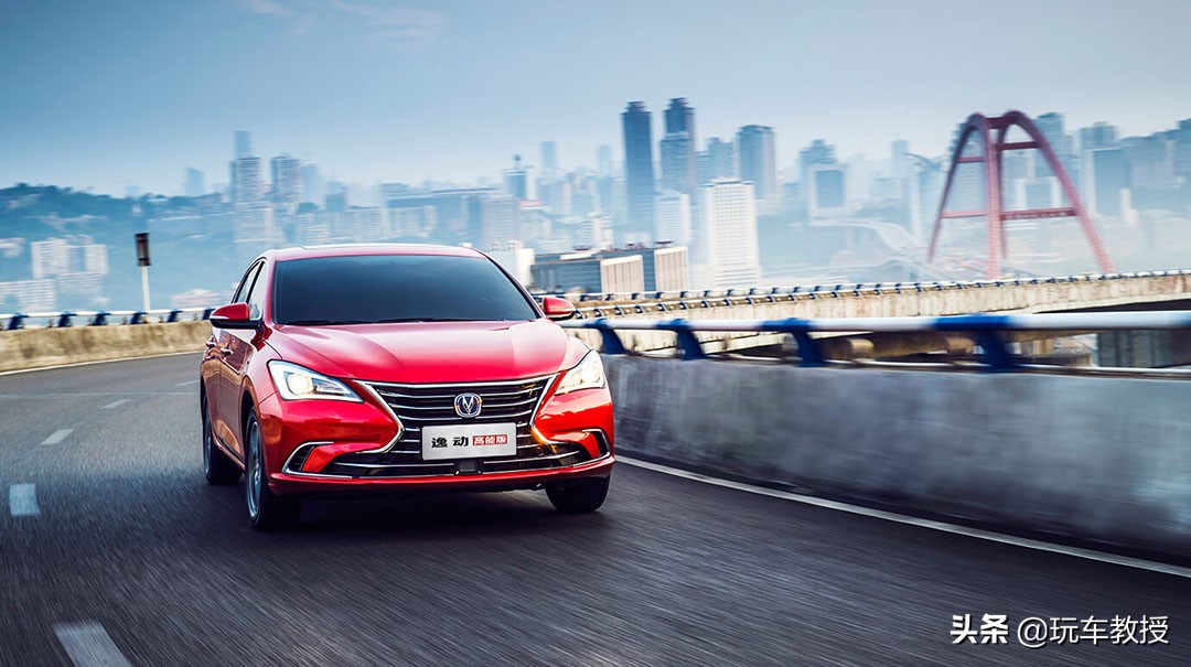 卡罗拉对比轩逸哪个值得拥有,轩逸和卡罗拉混动谁的动力强一点