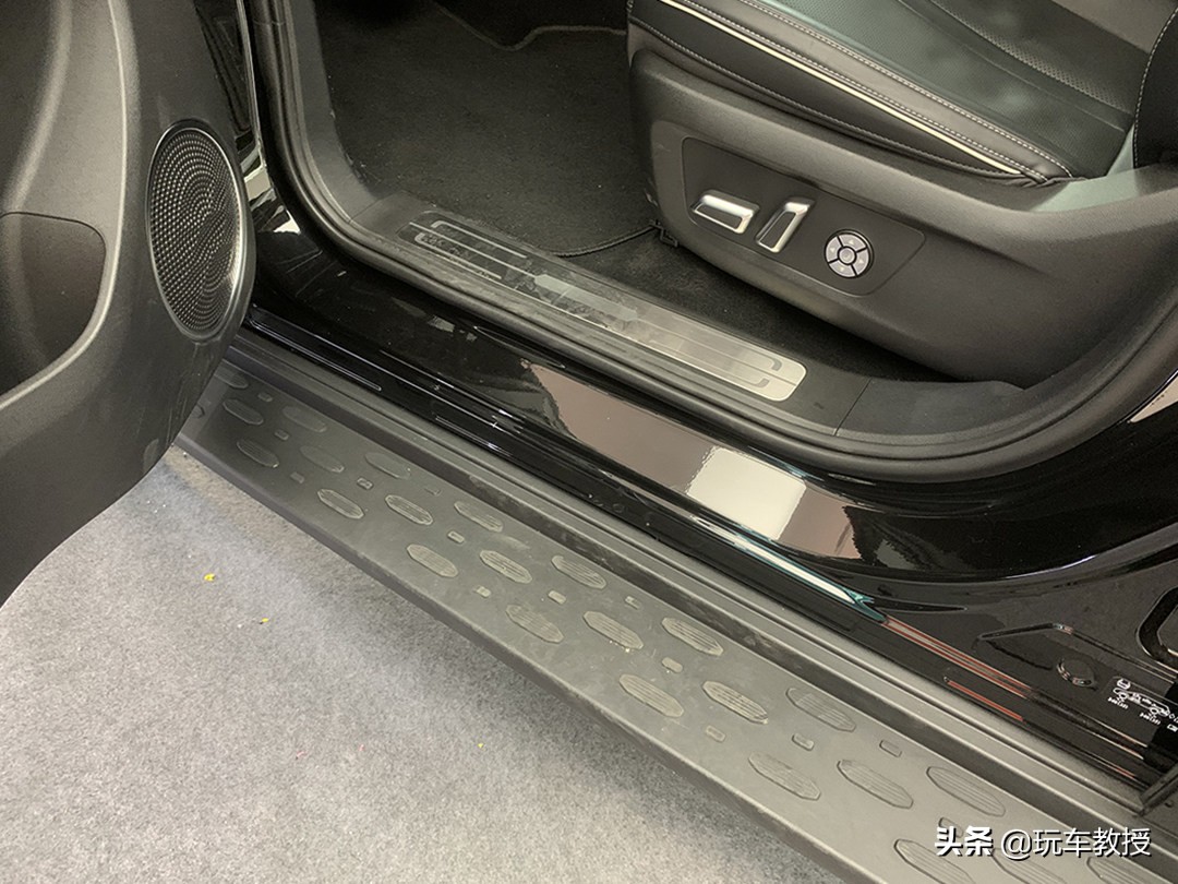 2023款坦克300顶配配置与讲解,全新一代坦克300总售量达到多少台