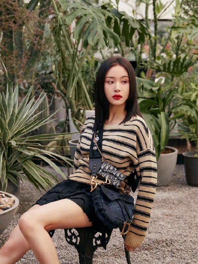 给迪奥一个机会，它就能带你邂逅浪漫秘境