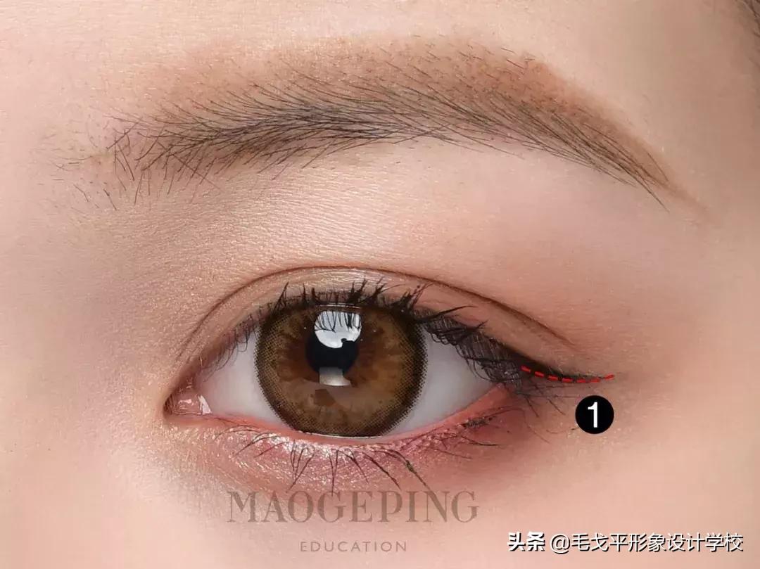 眼线一笔成型教学,眼线一画就成梯形