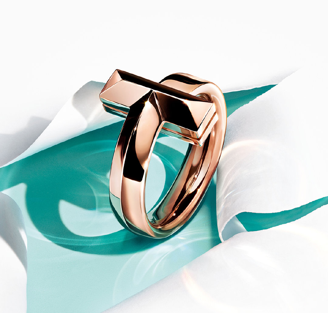 易烊千玺蒂芙尼代言图片,易烊千玺代言的蒂芙尼项链哪一款