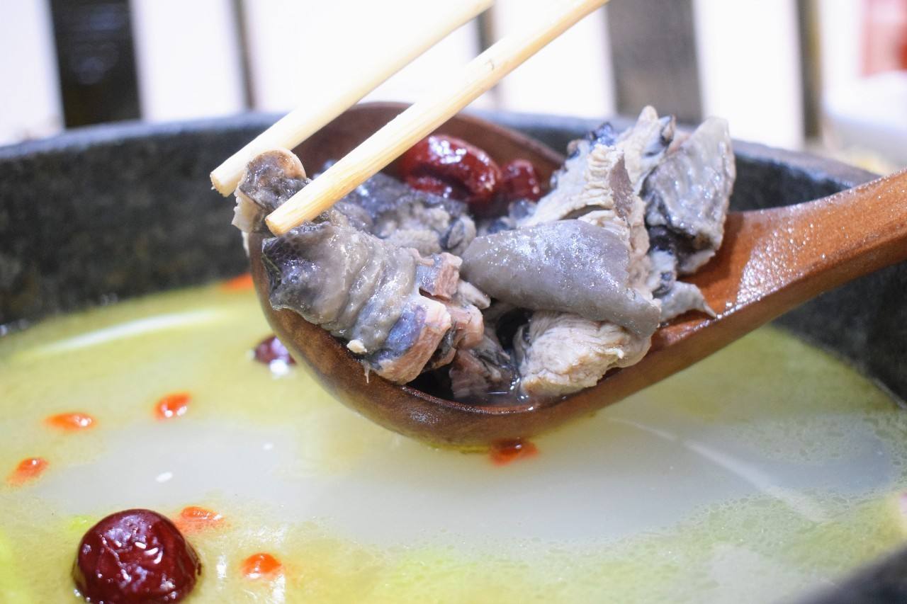 墨脱的石锅价格,100多年的墨脱石锅