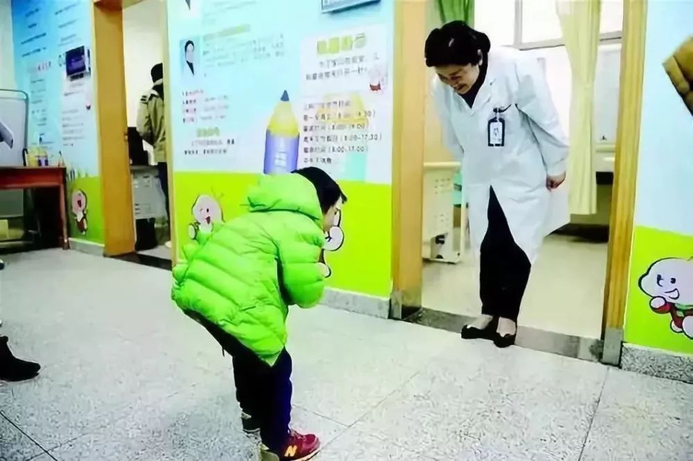 男子在宜家脱鞋试睡,宜家蹭睡为什么不能驱赶