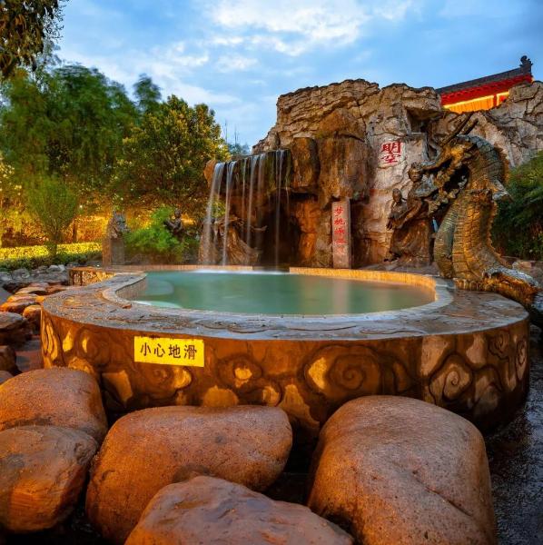 温泉灯光展,温泉灯光秀打卡点