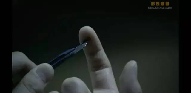 笤帚戳*体下**，血流不止、处女膜受损，8岁女童的校园之殇