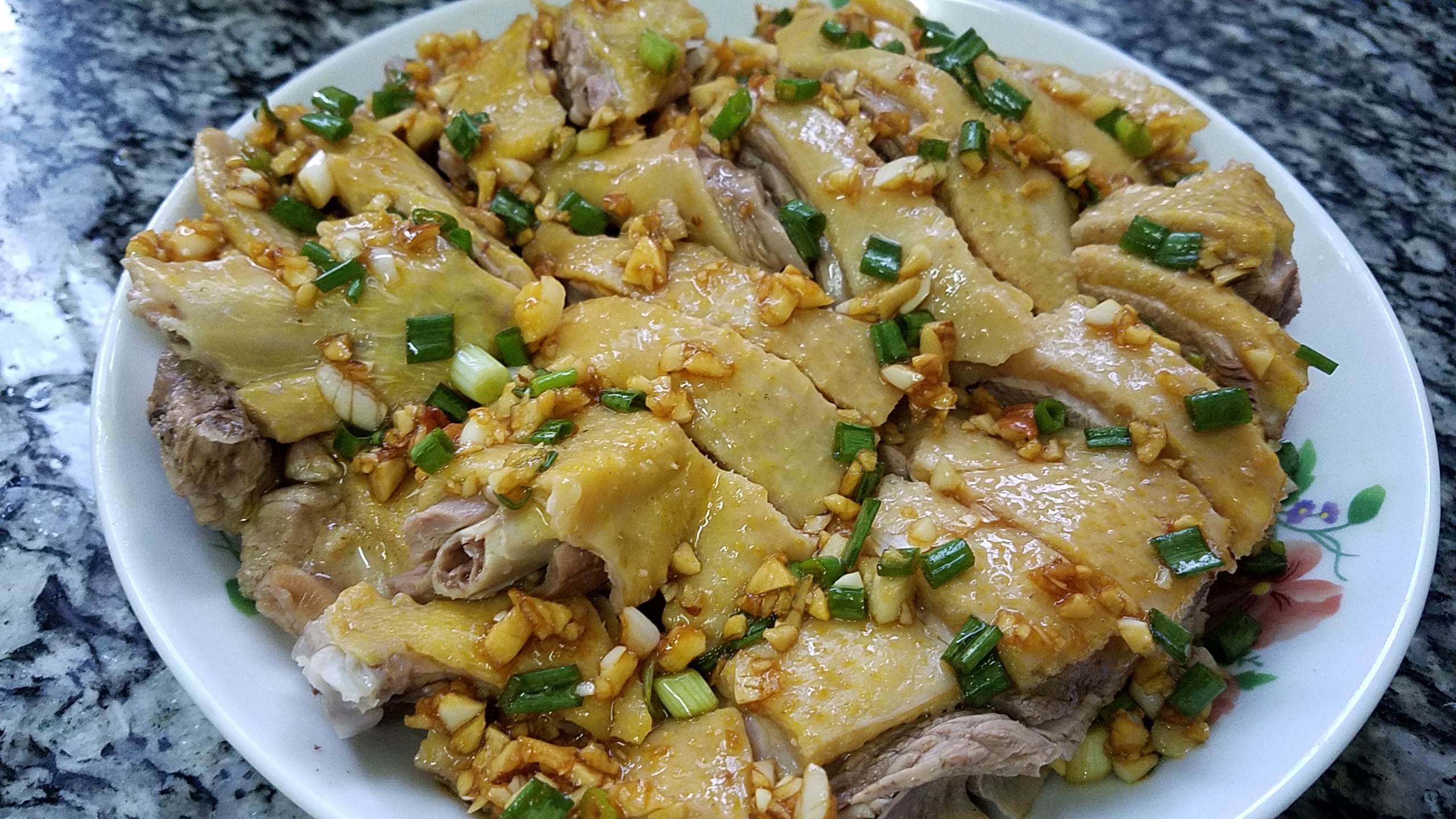 白切鸭的家常做法分享,广东白切鸭最正宗的教程