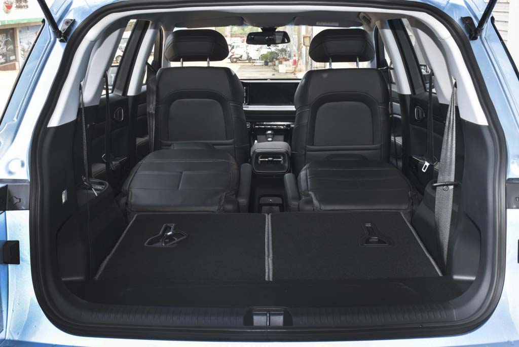 新款宝骏rm-5最新豪华型七座,宝骏mpv改造