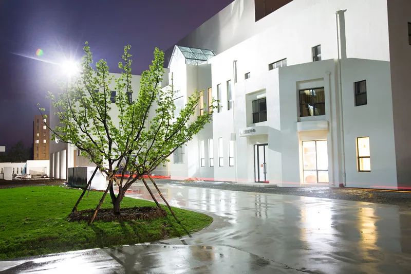 让那熟悉的旋律《绿岛》，带你我推开新学期的大门！