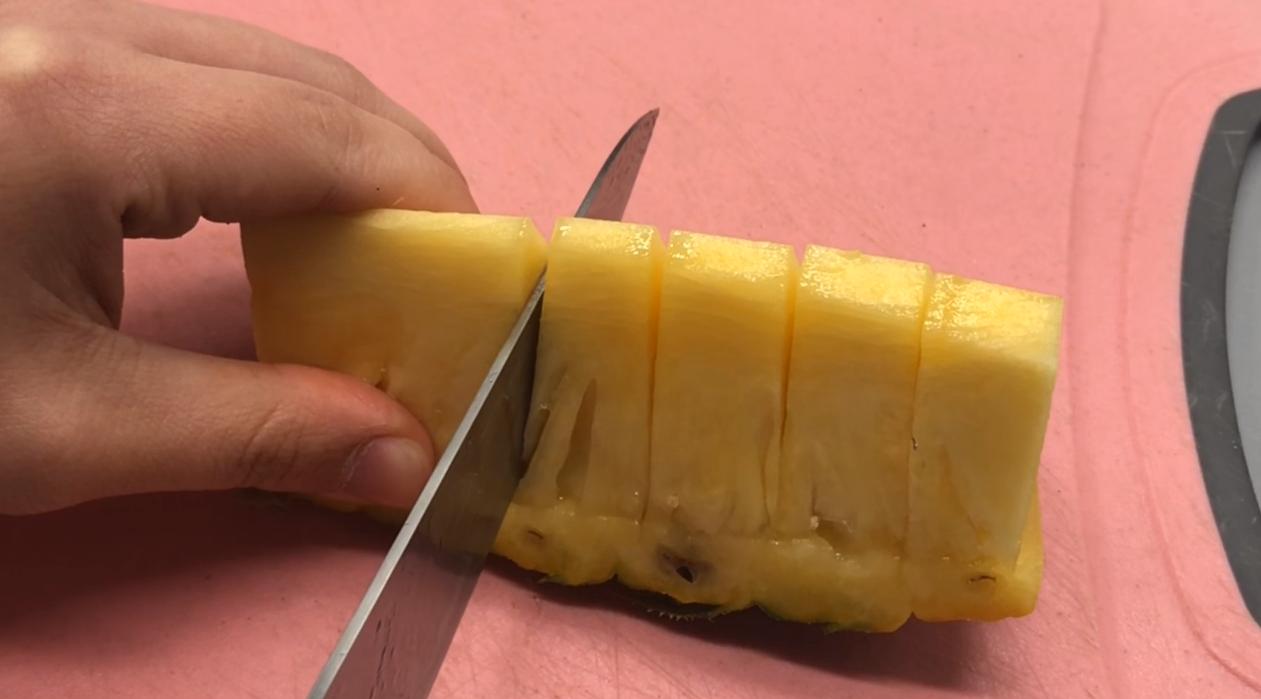 今天教你快速切水果,现在才知道菠萝可以这样切