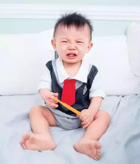 小孩乳牙补牙怎么操作,宝宝换乳牙如何保持牙齿整齐