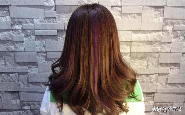 烫头发会影响来月经吗,男生烫发对备孕有影响吗