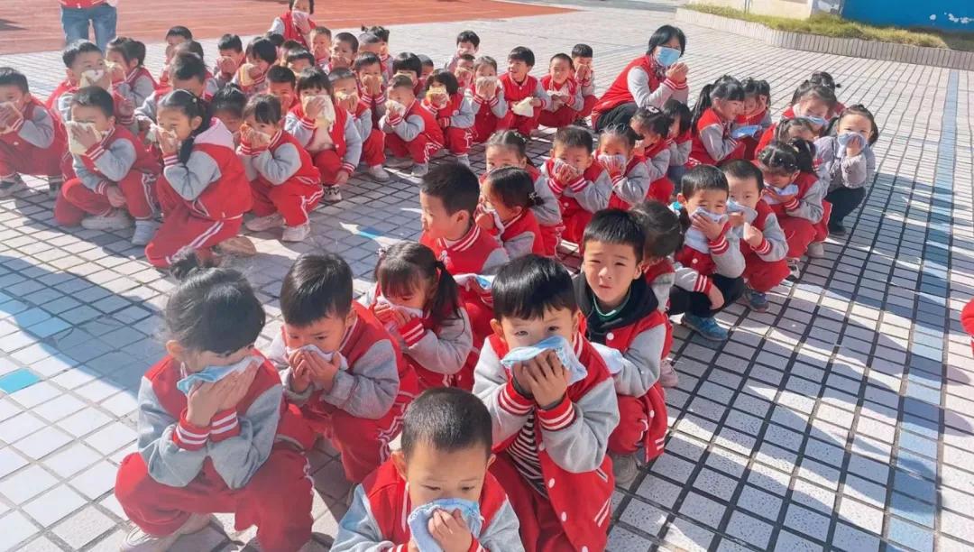 关于119防火的演练视频,119防火宣传日逃生视频