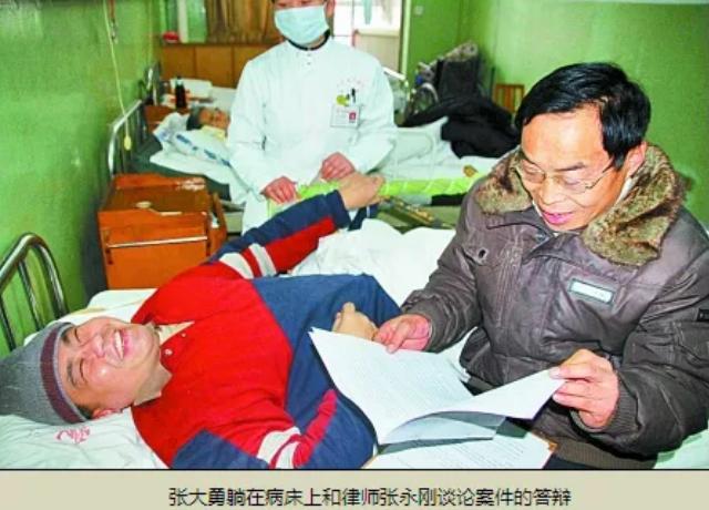 遭“吉尼斯”起诉，送万千逝者“回家”……他活成了大写的“人”