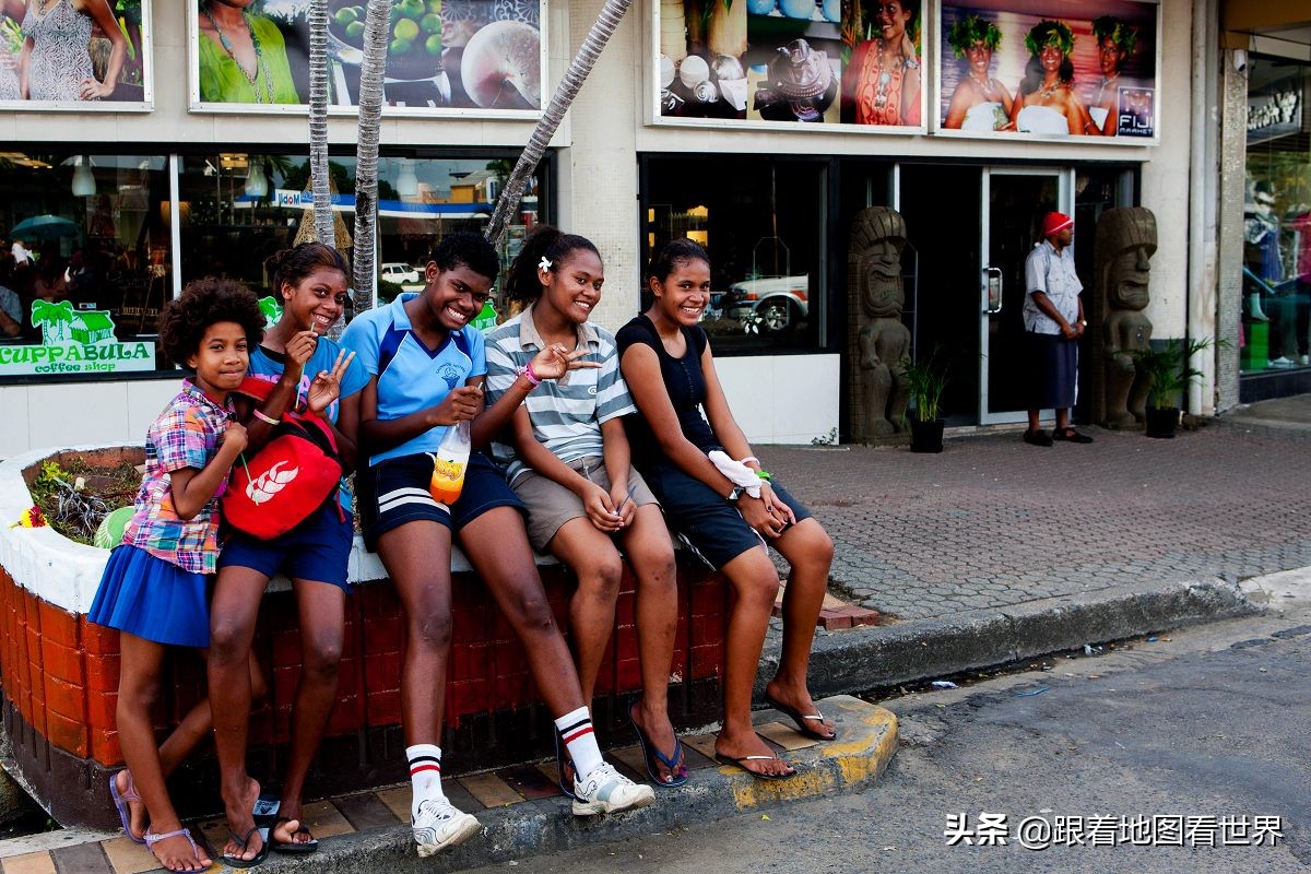 斐济为什么人口少,南太平洋巴布亚人口