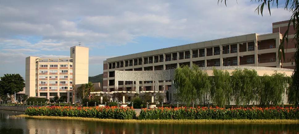 张文宏到贵阳第一人民医院,张文宏成为一个优秀医生