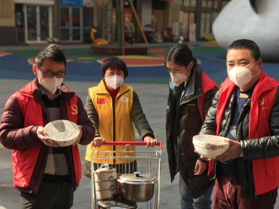 成都温江清泉“Q姐”志愿服务队助力抗击疫情