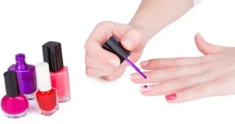 新手涂指甲油教程,指甲油怎么做
