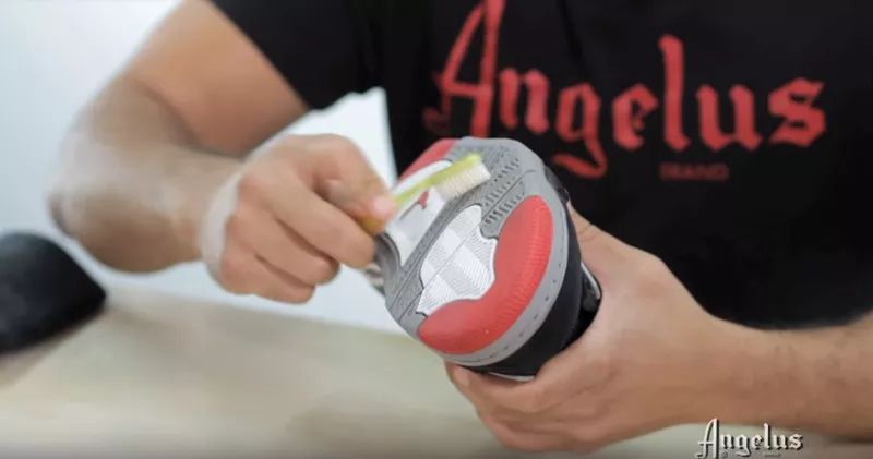 球鞋脏了怎么处理,球鞋表面脏了怎么清理