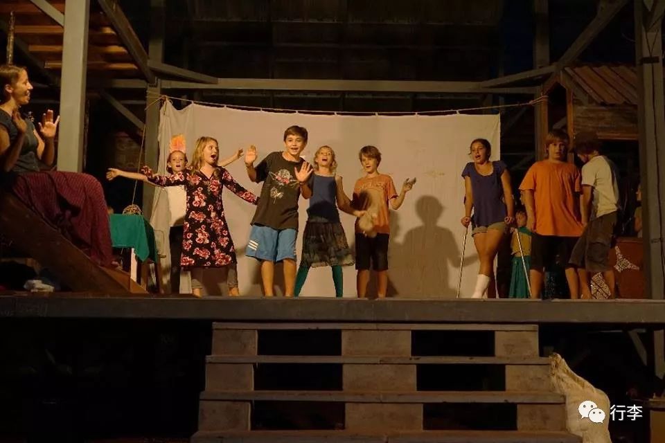 行李︱Johnny：年近80的老嬉皮，在印度的森林里生活了47年