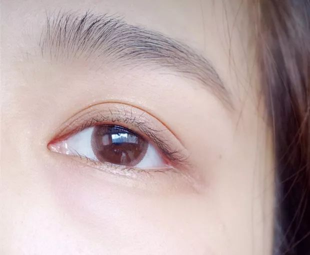 只要一个小动作，秒变电眼直男斩，一般人我不告诉ta！