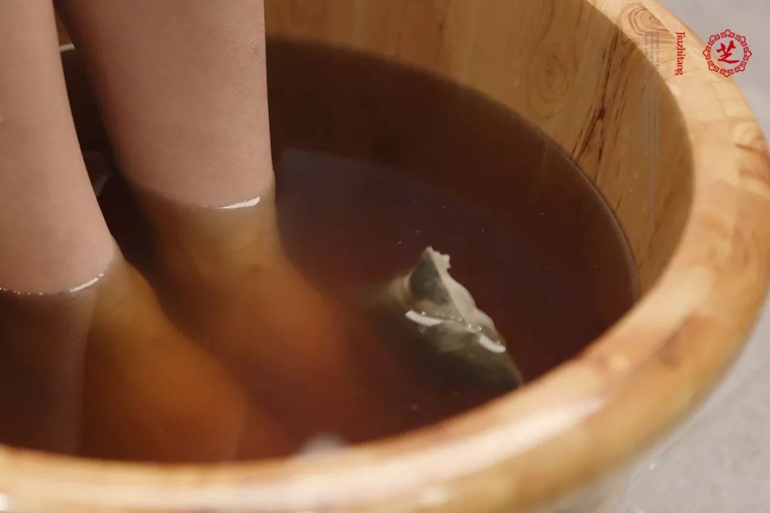 秋冬用什么泡脚对皮肤好,秋冬泡泡脚全身轻松