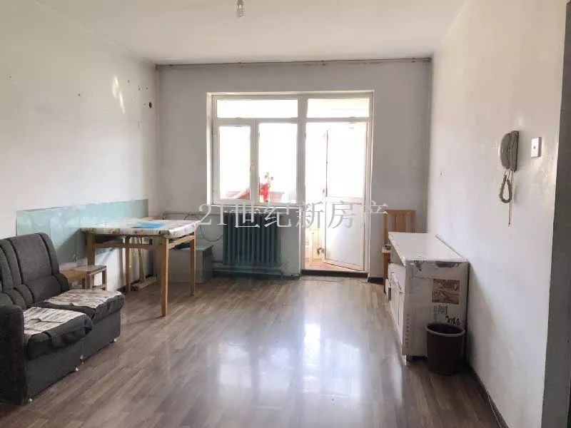 石河子三室二厅50万精装修急卖,石河子二手房大户型推荐