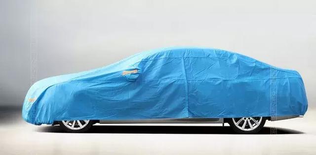 车子被喷到飞漆怎么能清理掉,车子小刮蹭怎么处理