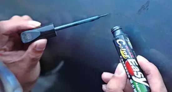 车子被喷到飞漆怎么能清理掉,车子小刮蹭怎么处理