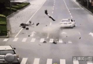 电动车闯红灯为啥是主责不是全责,电动车闯红灯全责的医疗费怎么办