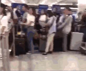 中国妈妈被外国航班赶下飞机起诉,中国妈妈被赶下飞机赔偿后续