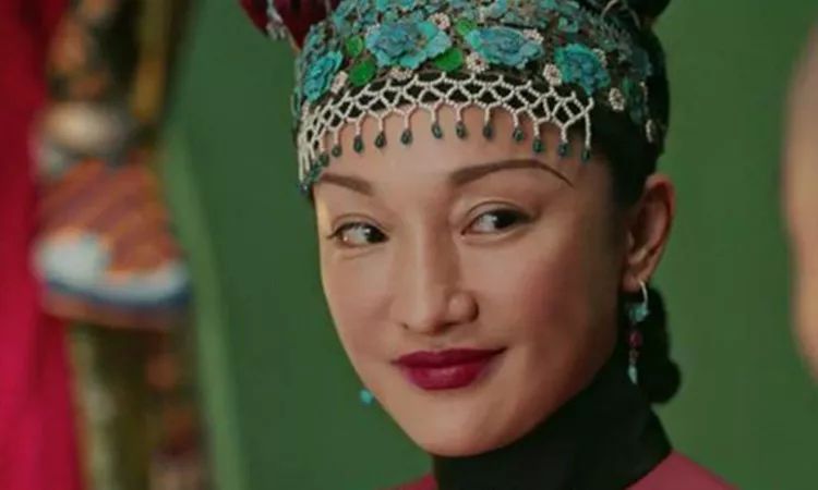 45岁没皱纹看起来像25岁，是如何做到的？