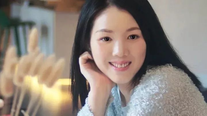 45岁没皱纹看起来像25岁，是如何做到的？