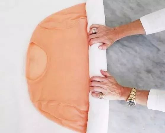 毛衣能用洗衣粉洗吗,毛衣用洗衣液还是洗衣粉