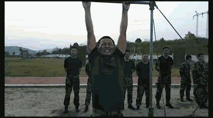 新兵跑不动了班长拉着跑,新兵跑步跑不动会被打吗