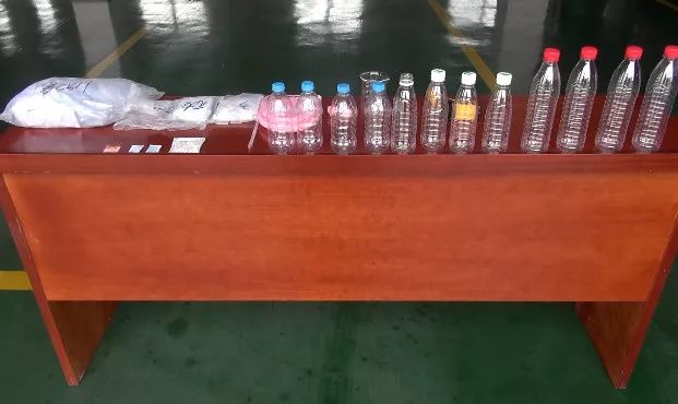 20分钟孩子眼球被干燥剂融化,20分钟孩子的眼睛被融化