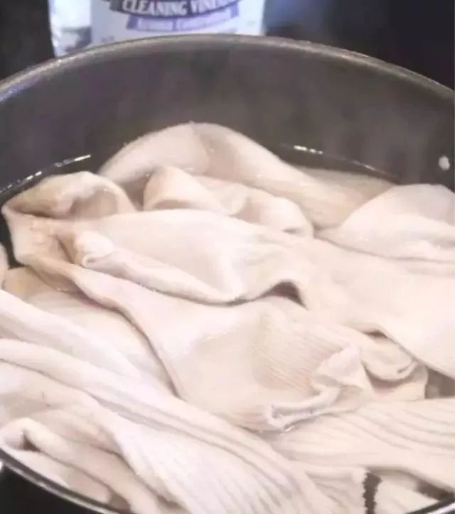 神了！洗白袜子只需涂点这个，冲一下立马跟新的一样！