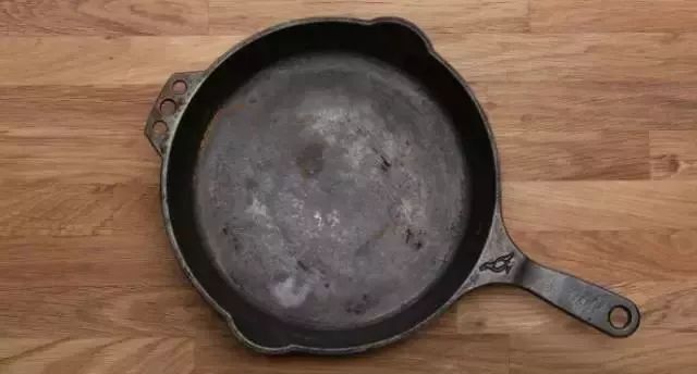 神了！洗白袜子只需涂点这个，冲一下立马跟新的一样！