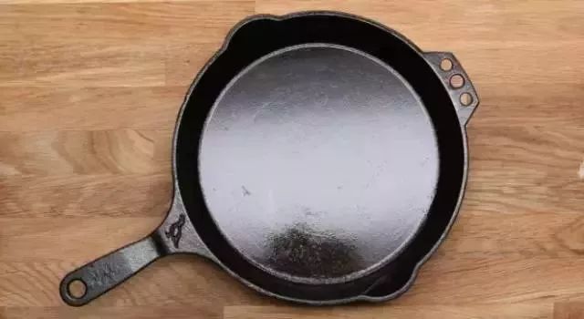 神了！洗白袜子只需涂点这个，冲一下立马跟新的一样！