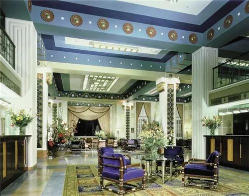 全球最有意思的11个酒店职位：松露猎手、日落风笛手、美人鱼指导员……你知道多少？