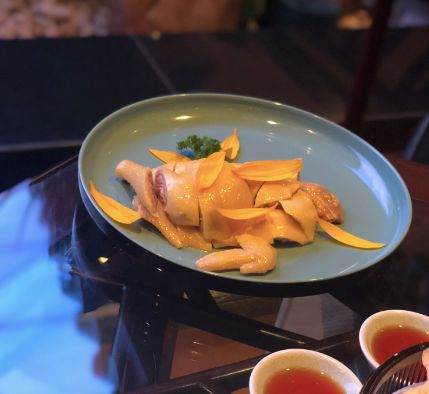 在广州的破旧小区里，一只爱马仕birkin只要5000元