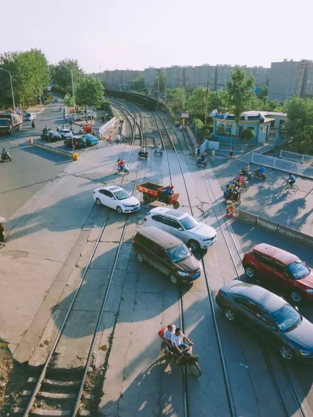 淄博那个承载我整个青春的地方，我好想穿上山铝一小的校服，再走一遍！