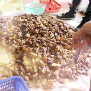 女人戴蜜蜡的禁忌,为什么戴蜜蜡的女人不能碰